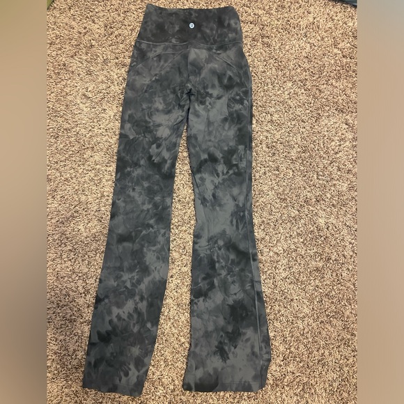 Lululemon flares - Picture 2 of 3